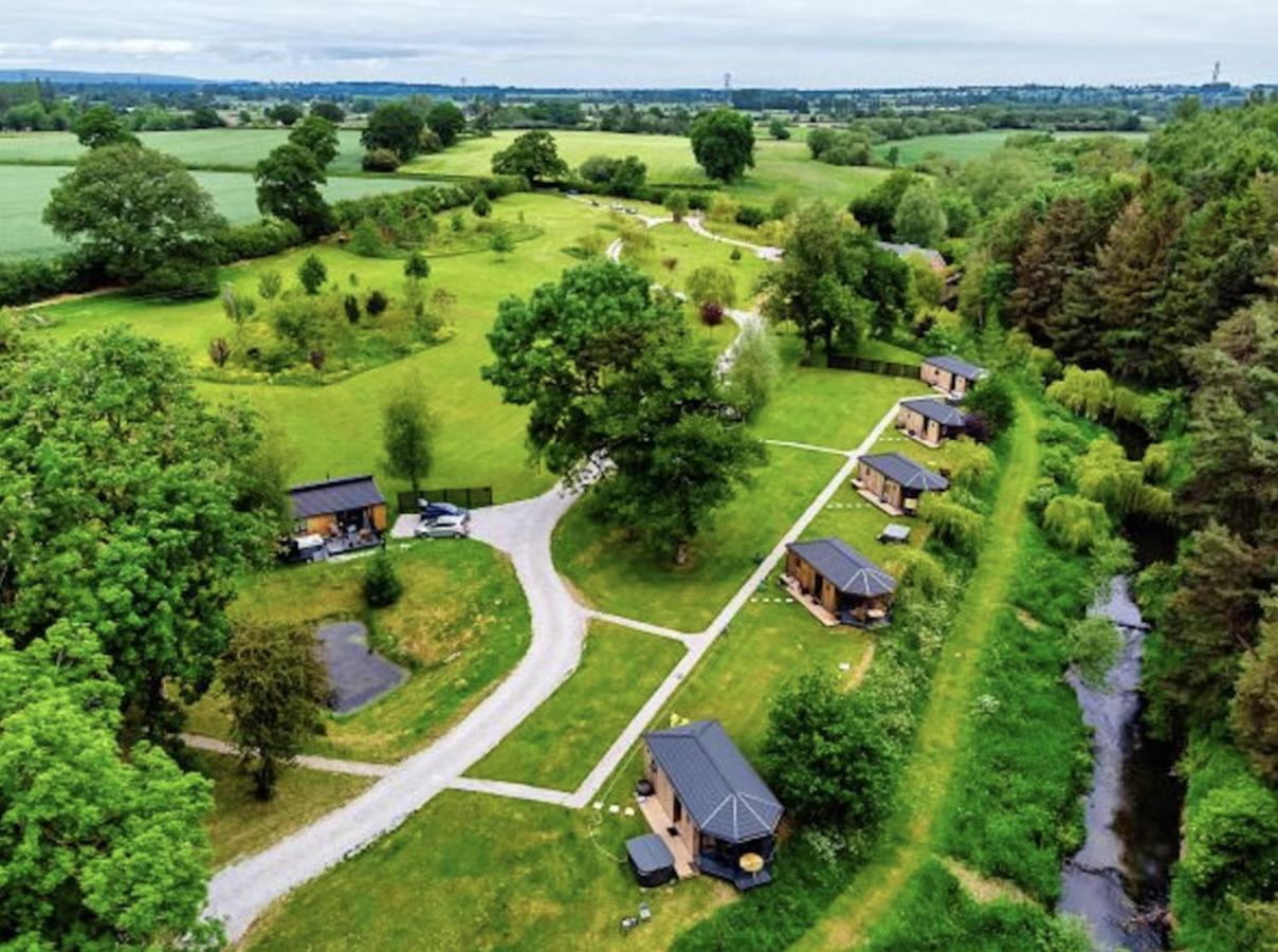 Riverside Cabins Shrewsbury Exterior foto